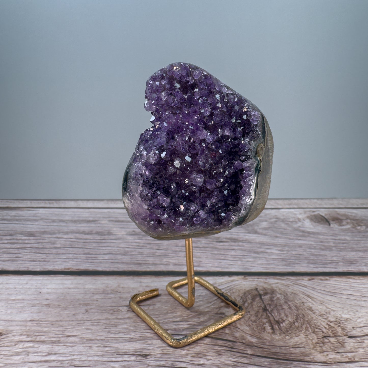 Amethyst On Stand – 800002 (2)