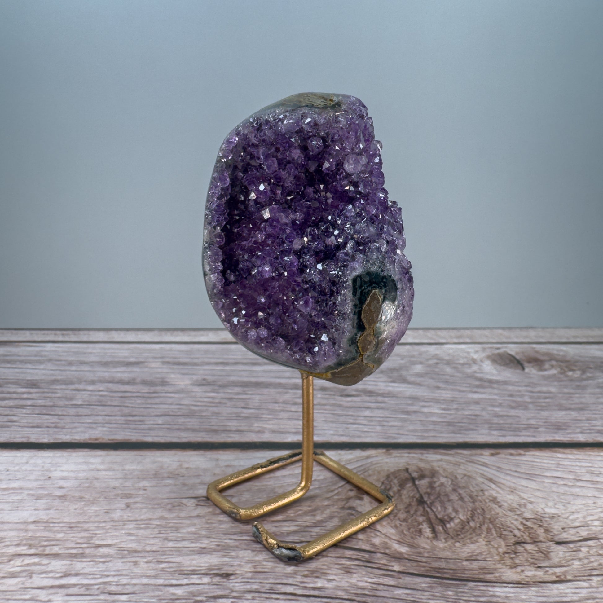 Amethyst On Stand – 800002 (3)