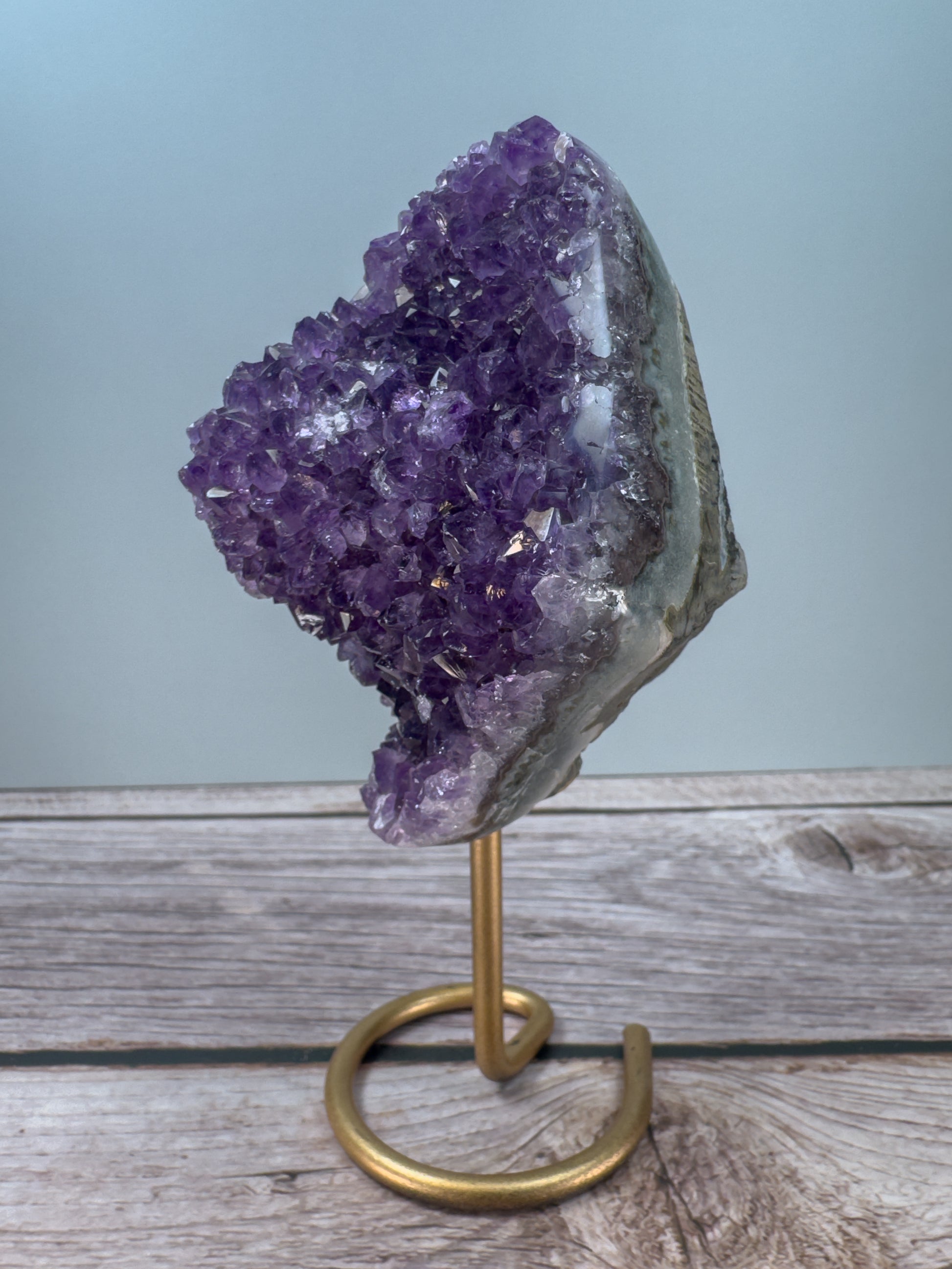 Amethyst On Stand – 800006 (2)