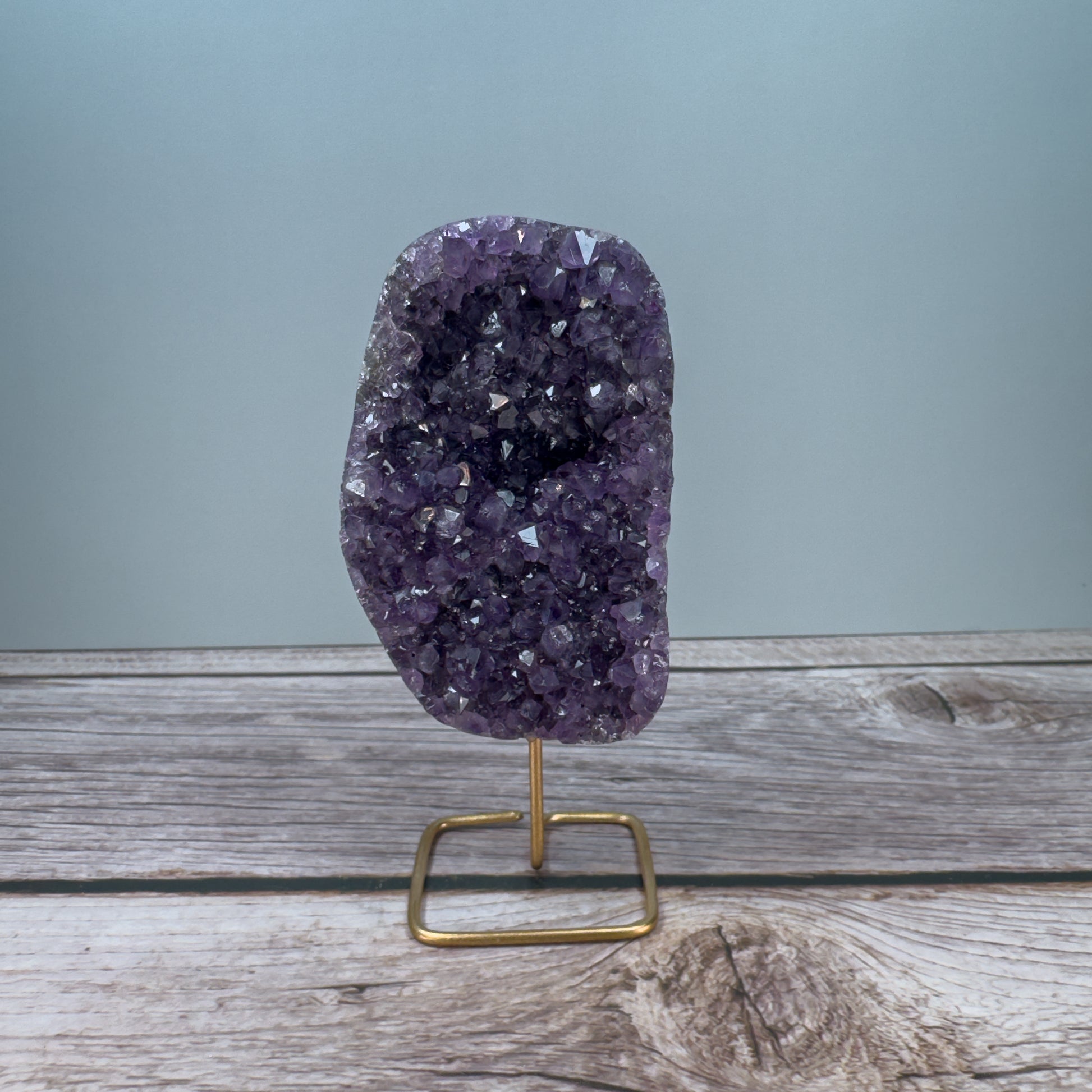 Amethyst On Stand – 800007