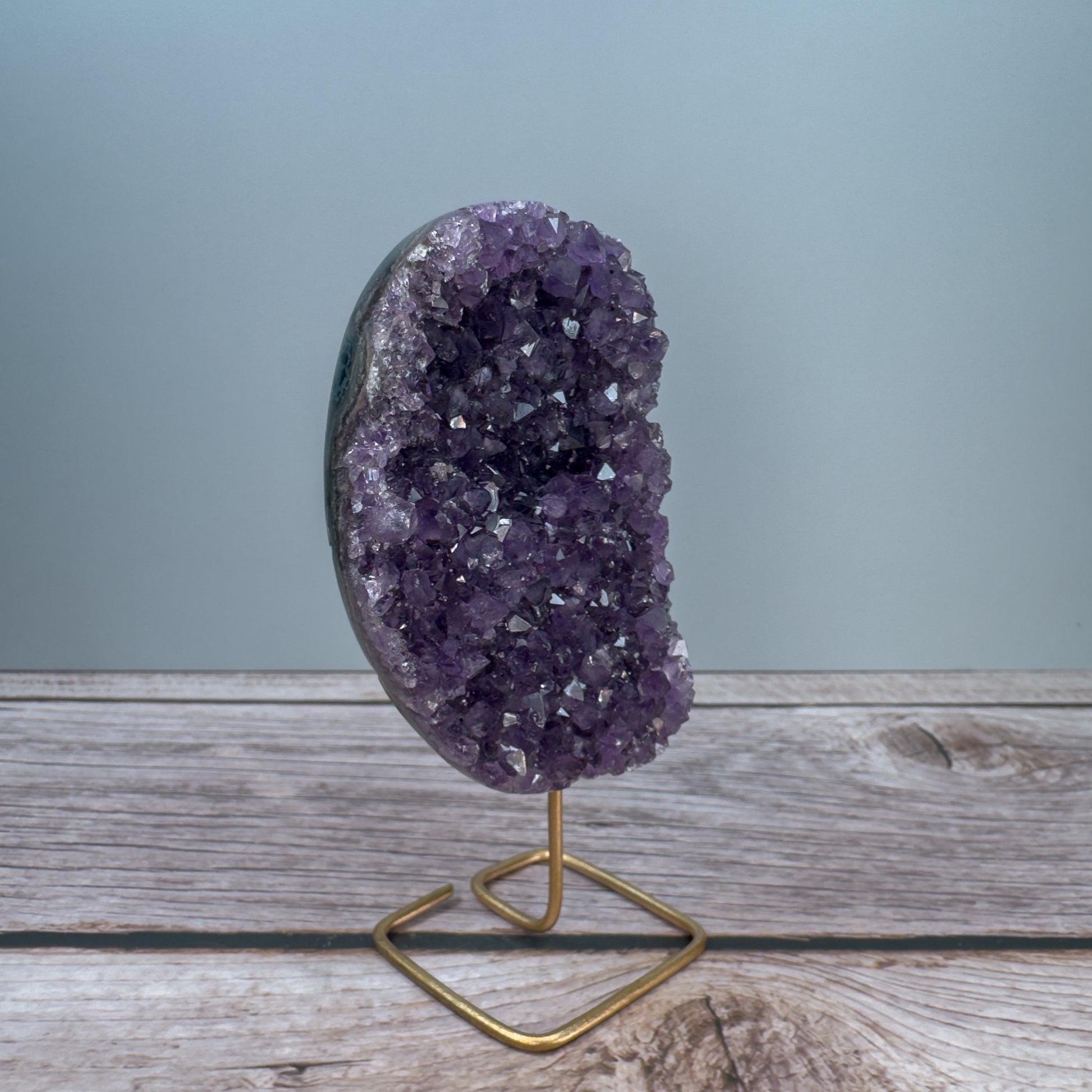 Amethyst On Stand – 800007 (3)