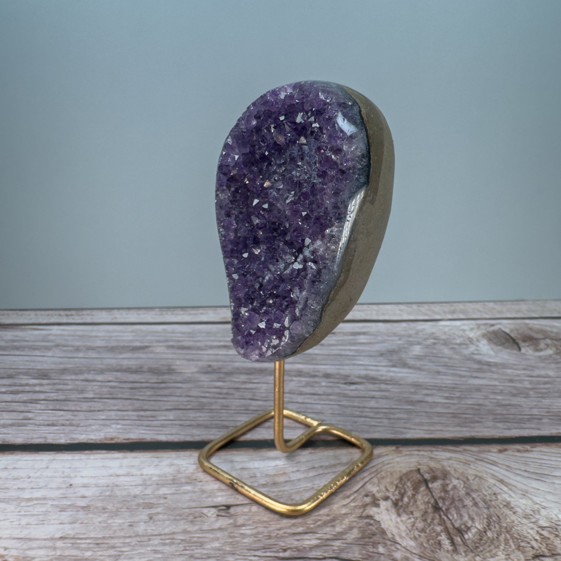 Amethyst On Stand – 800008 (3)