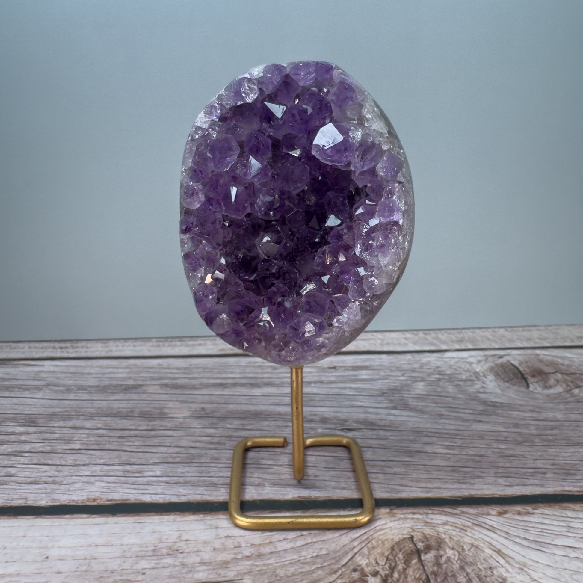 Amethyst On Stand – 800009