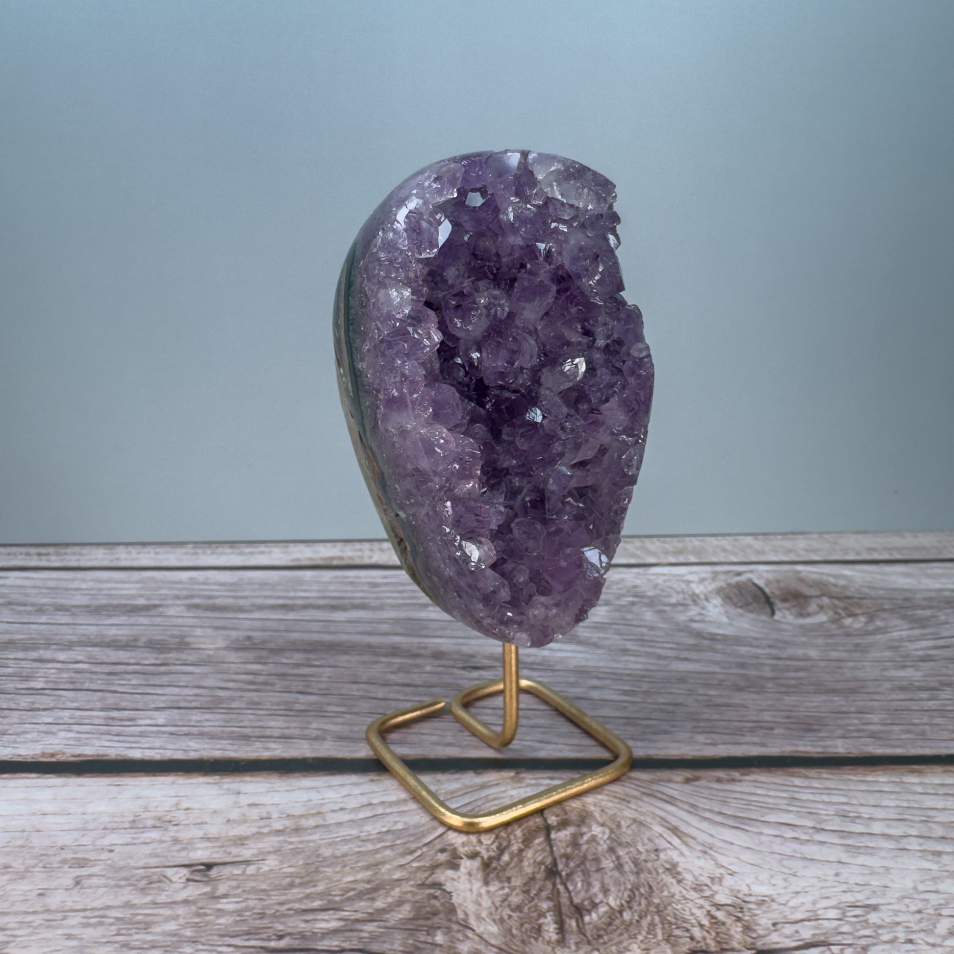 Amethyst On Stand – 800010 (3)