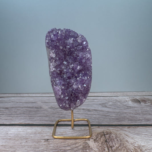 Amethyst On Stand – 800011