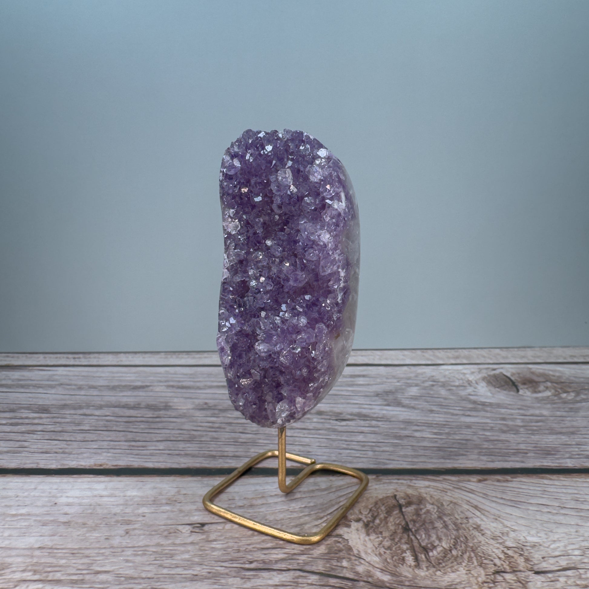 Amethyst On Stand – 800011 (2)