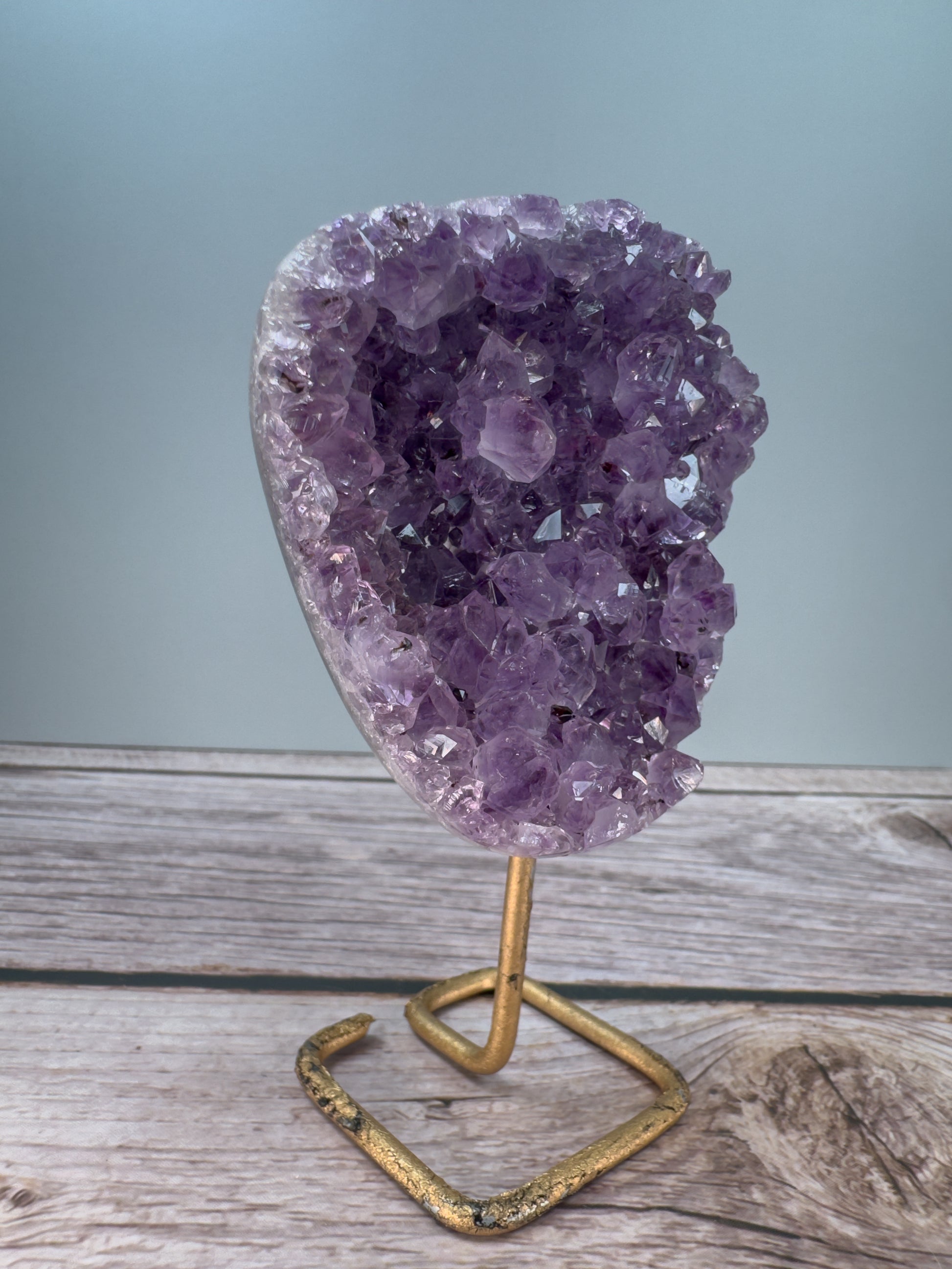 Amethyst On Stand – 800012 (2)