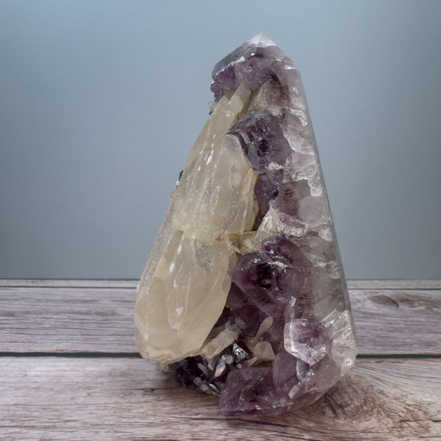 Amethyst Tower – 800036 (2)