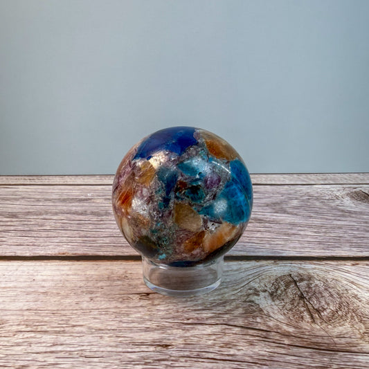 Apatite Sphere – 800076