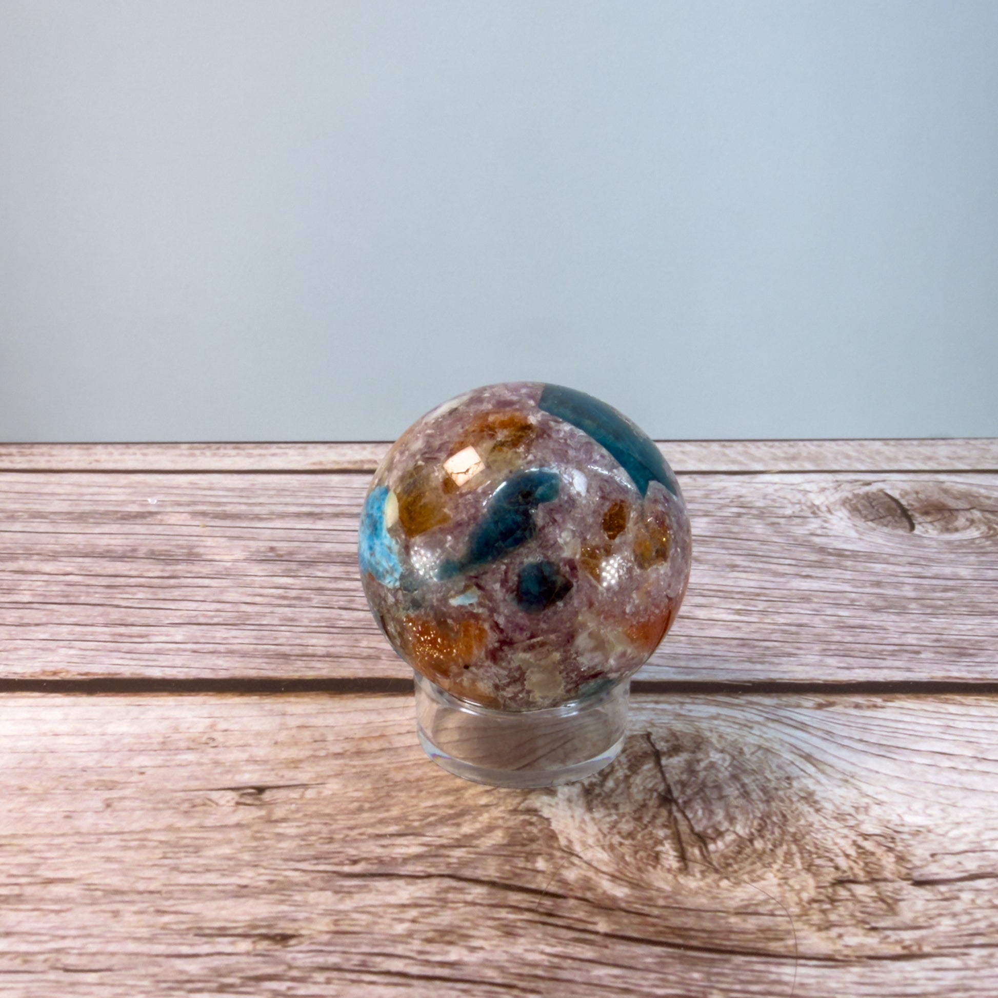 Apatite Sphere – 800080