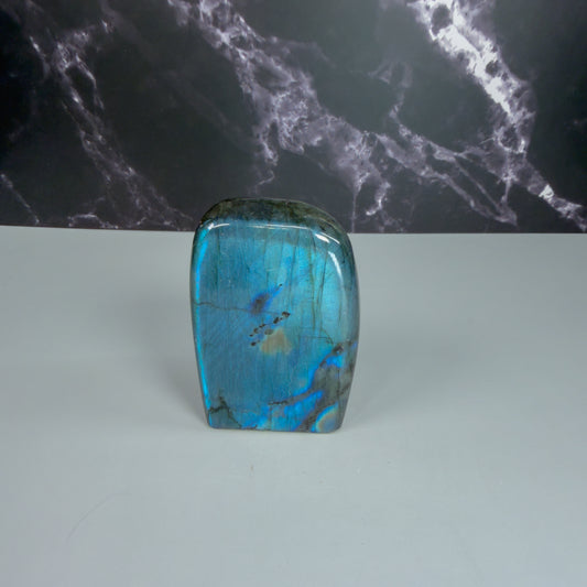 Labradorite Moon Carving – 100271