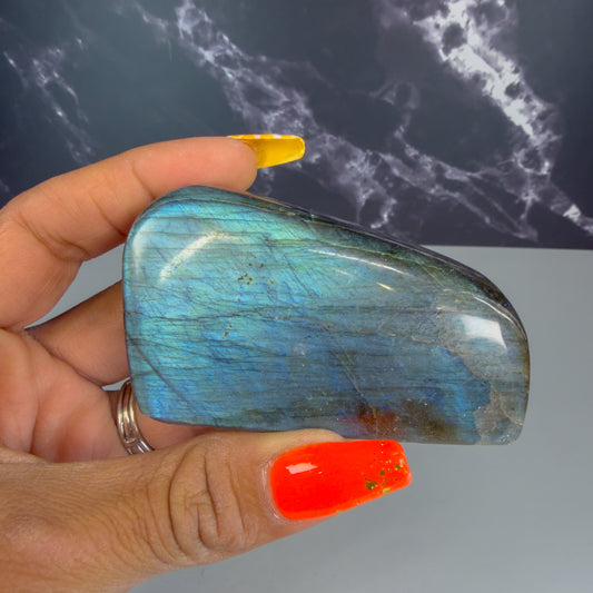 Labradorite Moon Carving – 100281