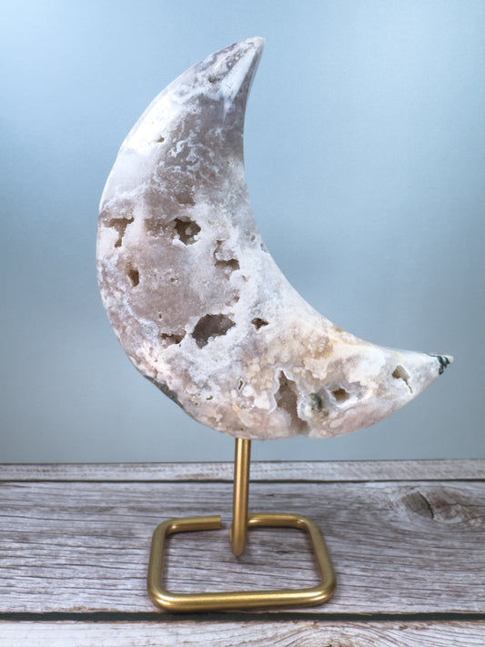 Pink Amethyst On Stand – 100009
