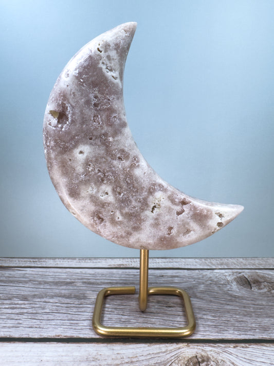 Pink Amethyst On Stand – 100010