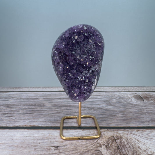 Amethyst On Stand – 800008