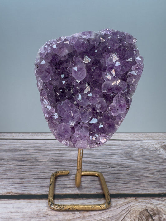 Amethyst On Stand – 800012