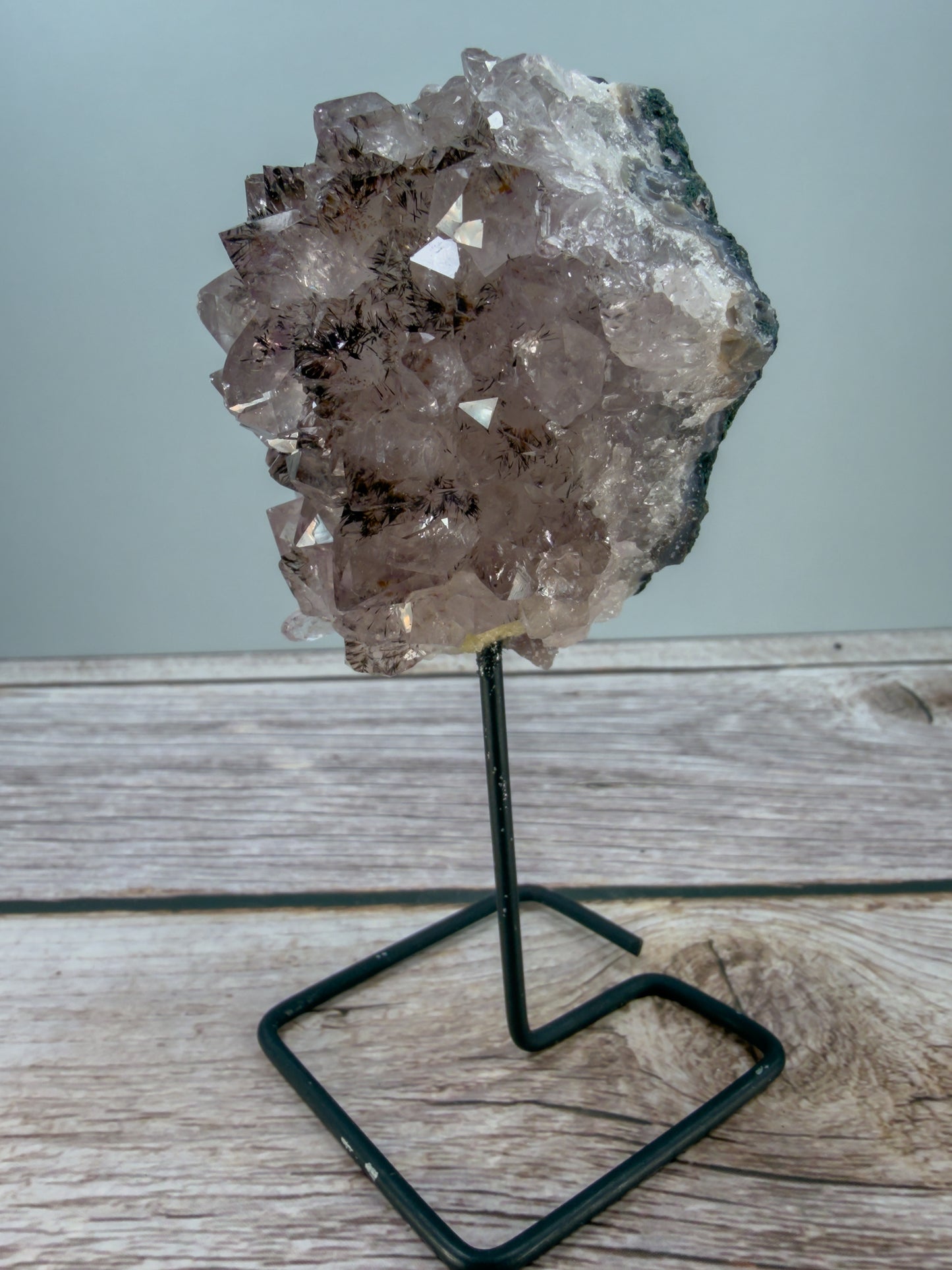 Amethyst On Stand – 100064 (2)