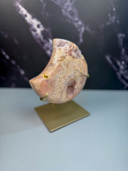 Pink Amethyst On Stand – 500020