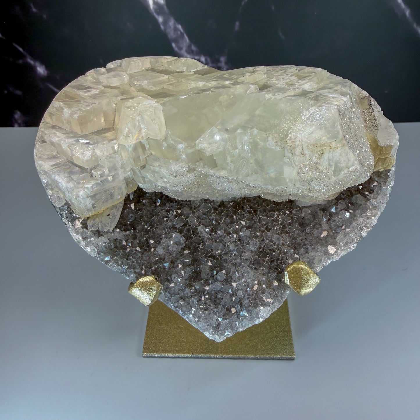 Amethyst On Stand – 100114 (2)