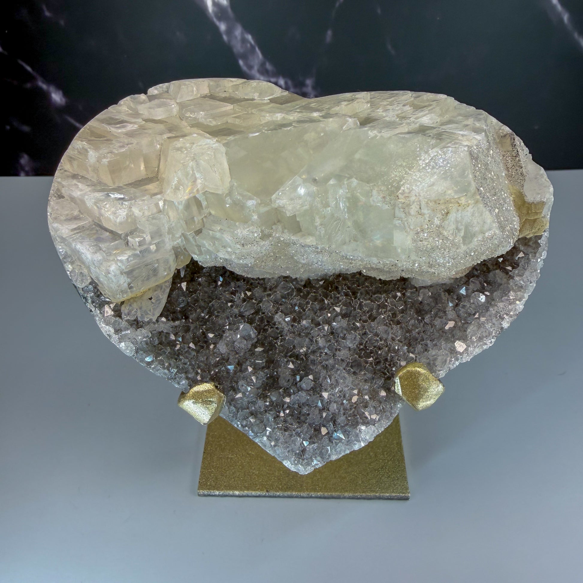 Amethyst On Stand – 100114 (2)