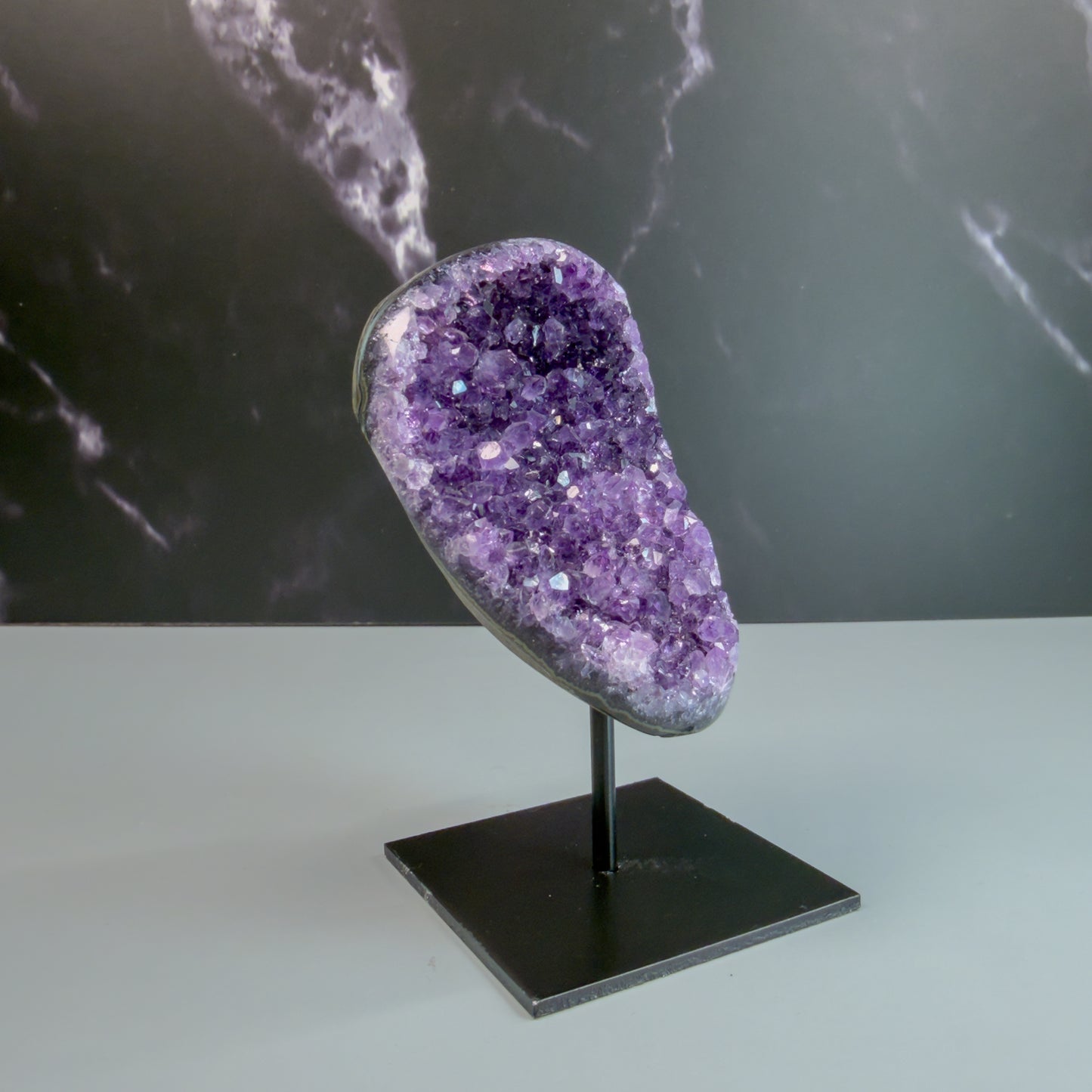 Amethyst On Stand – 100134 (2)