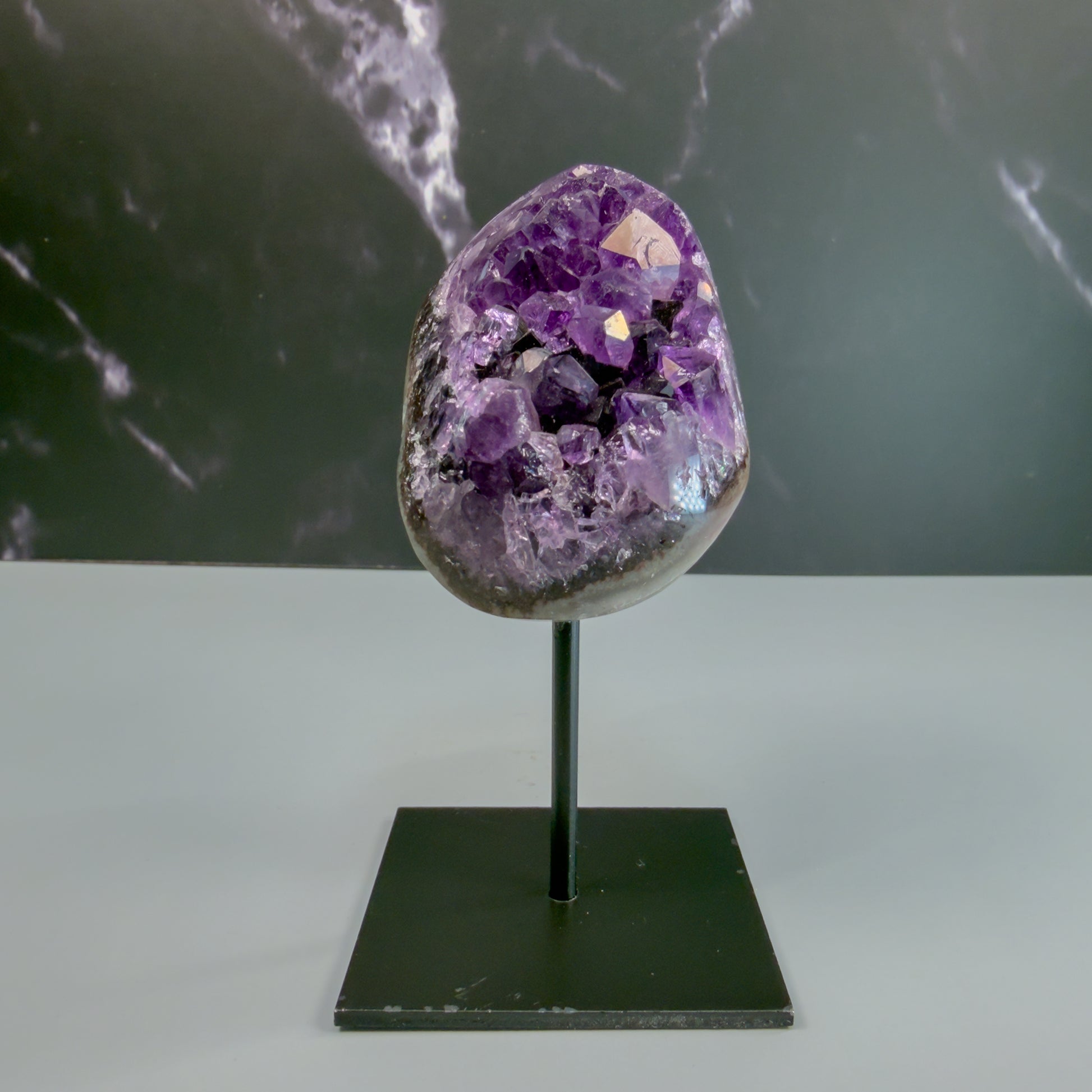 Amethyst On Stand – 100135