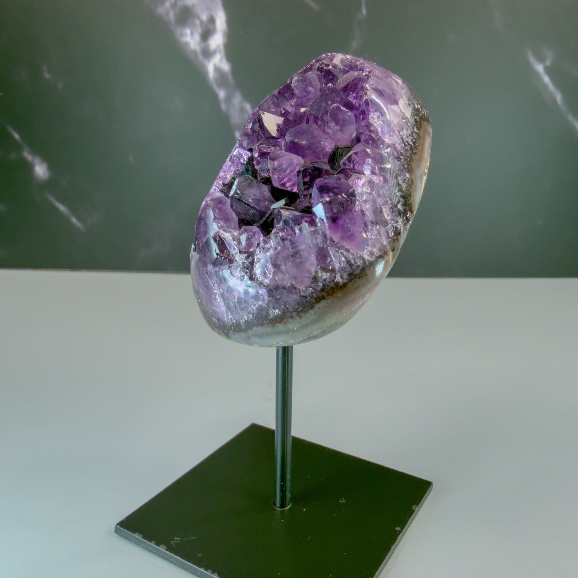 Amethyst On Stand – 100135 (2)