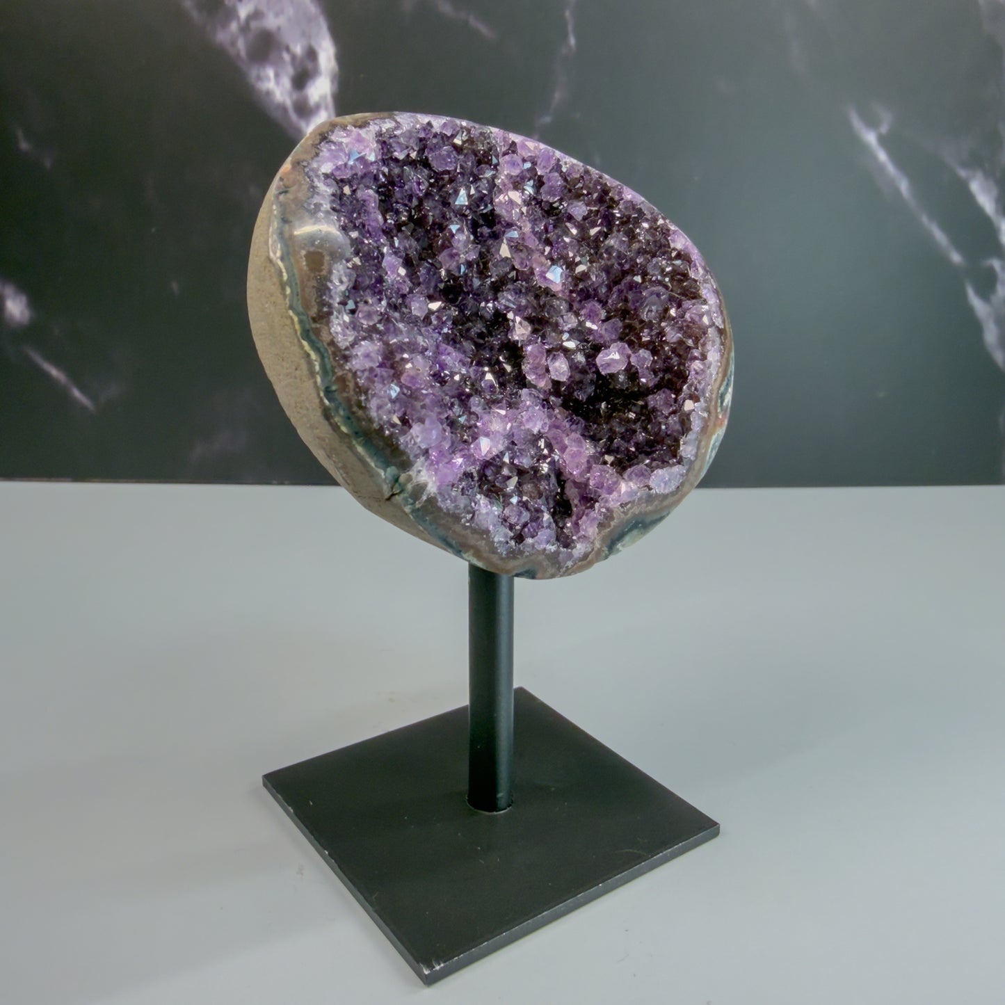 Amethyst On Stand – 100136 (2)