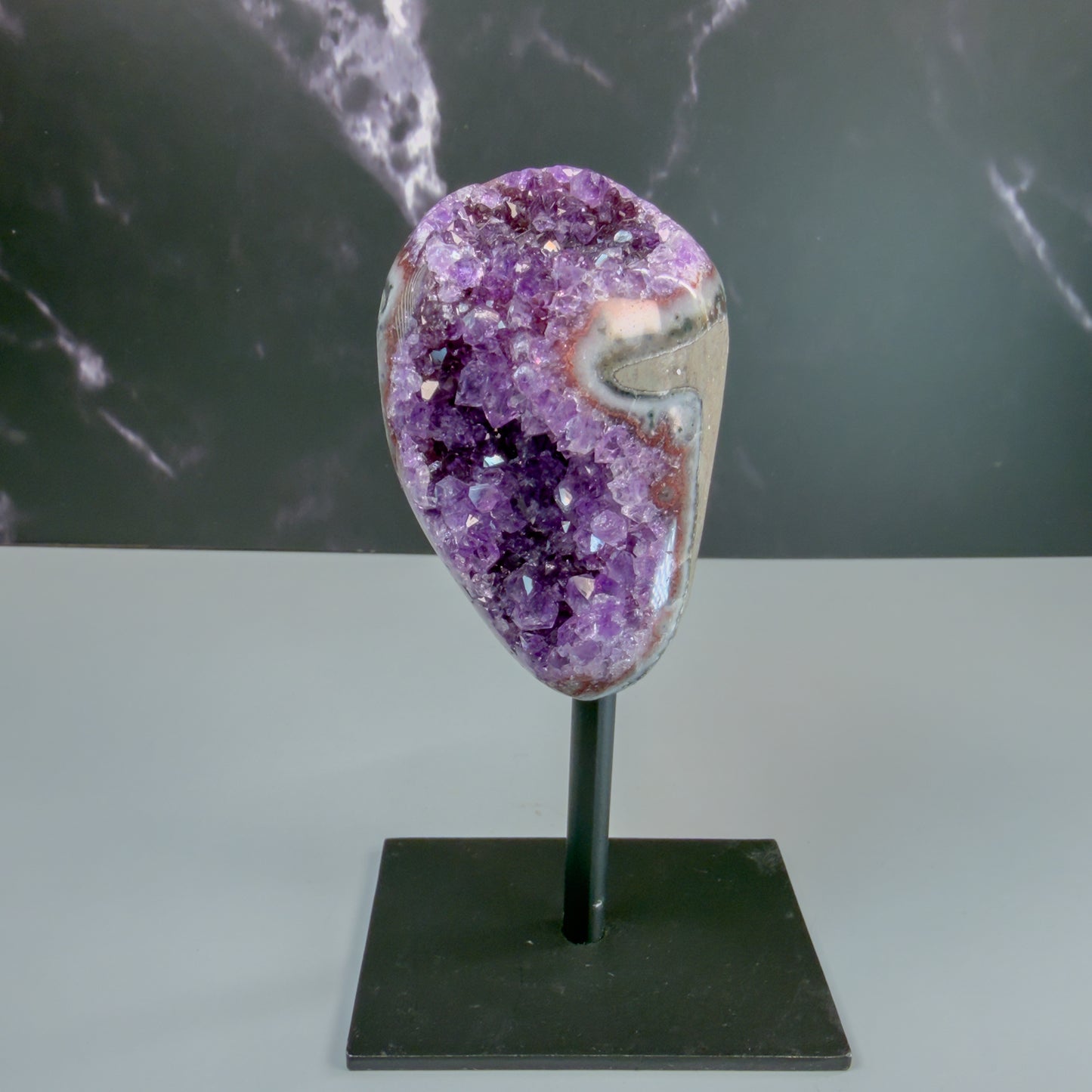 Amethyst On Stand – 100137