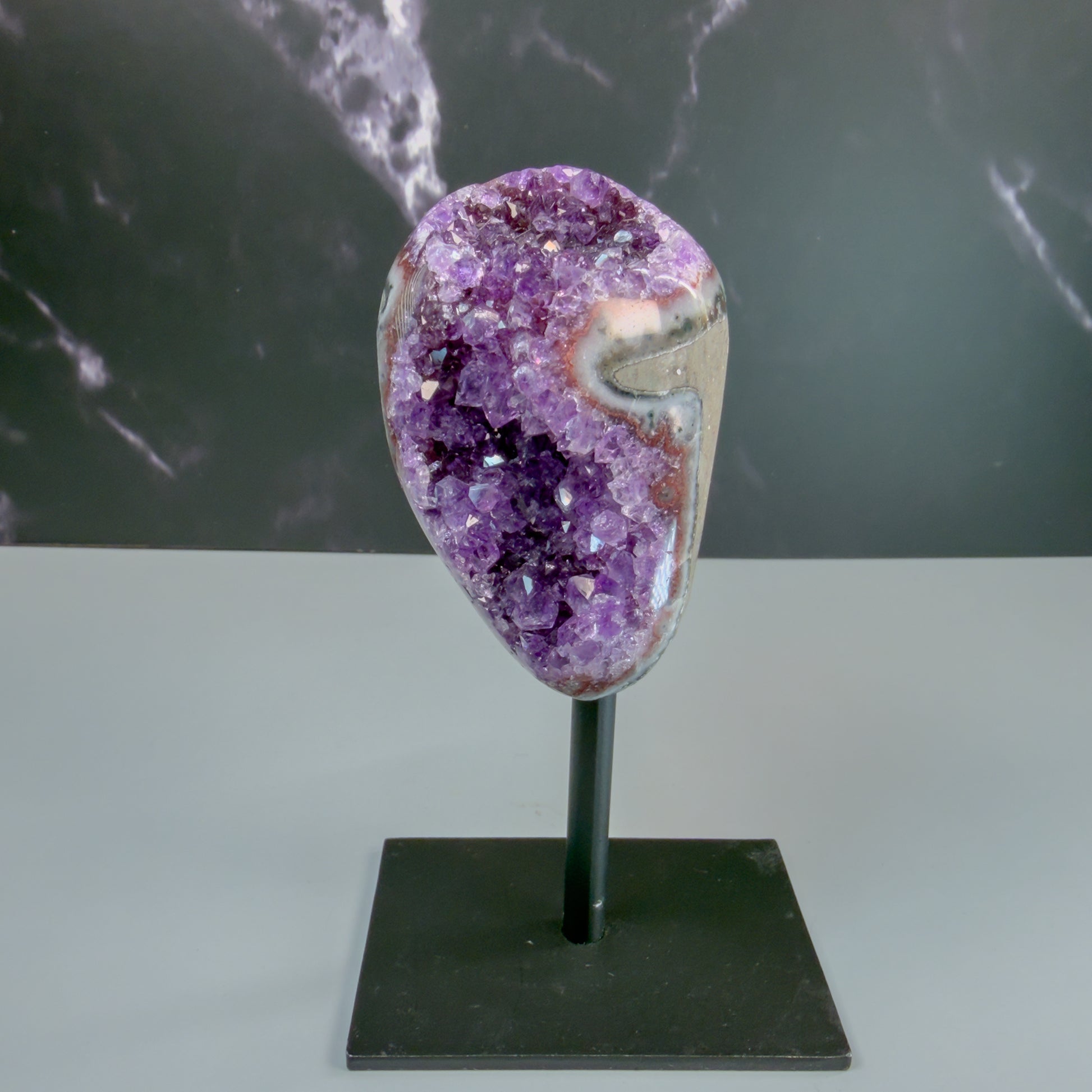 Amethyst On Stand – 100137