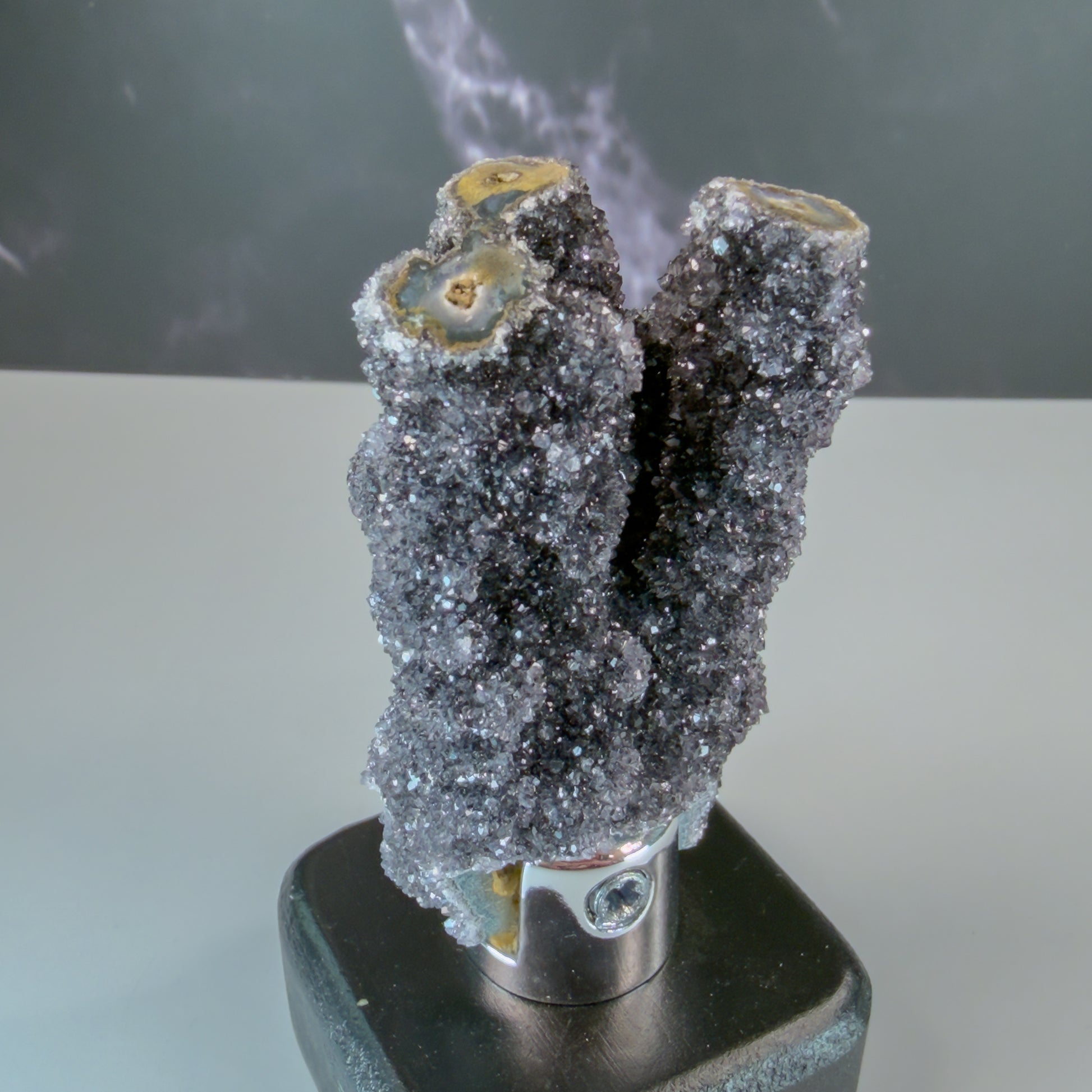 Amethyst On Stand – 100140 (2)