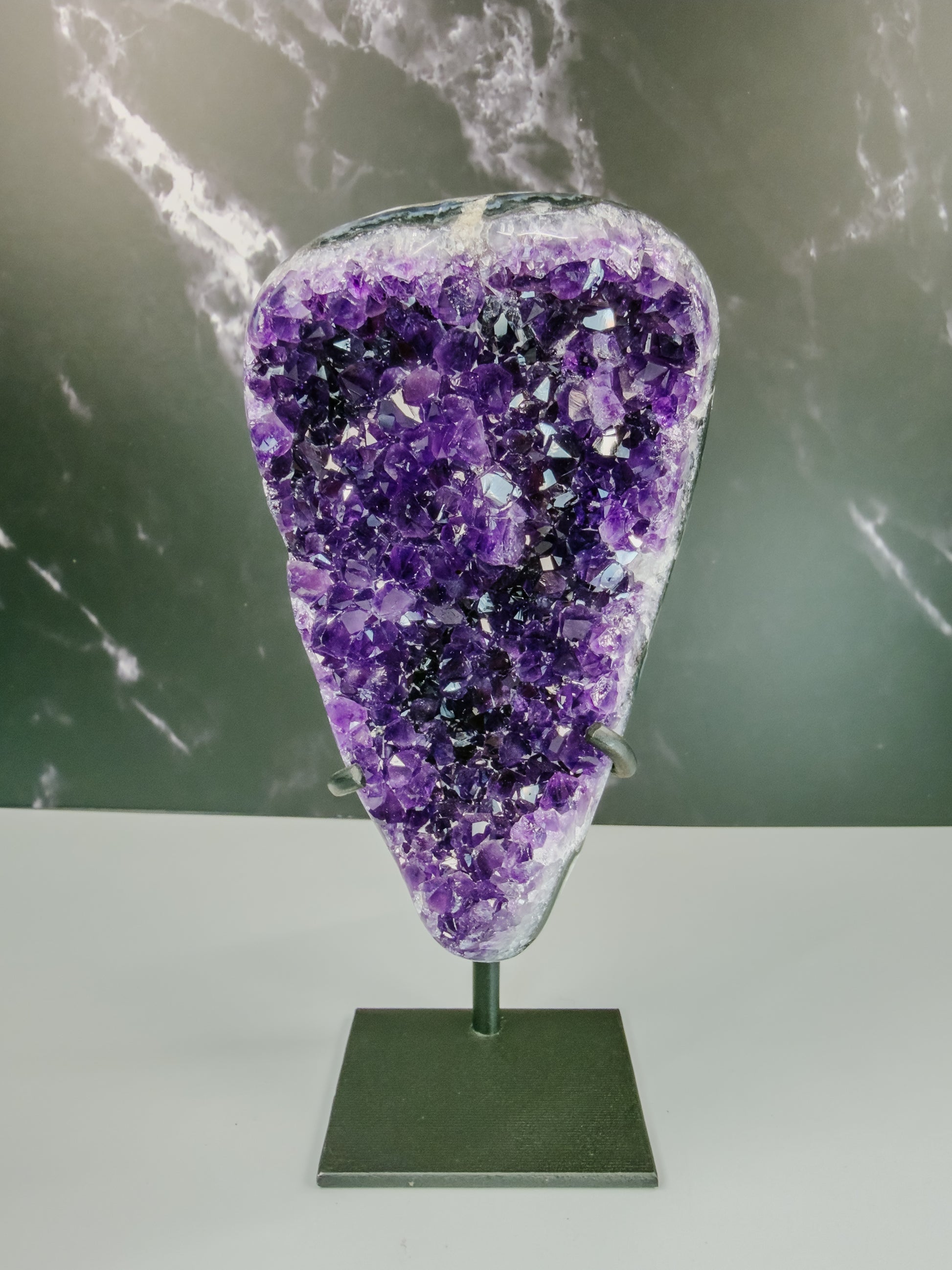 Amethyst On Stand – 100143