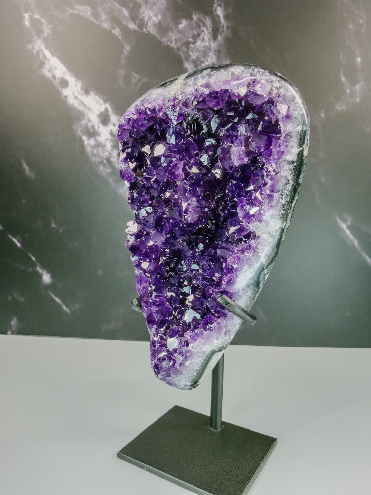 Amethyst On Stand – 100143 (2)