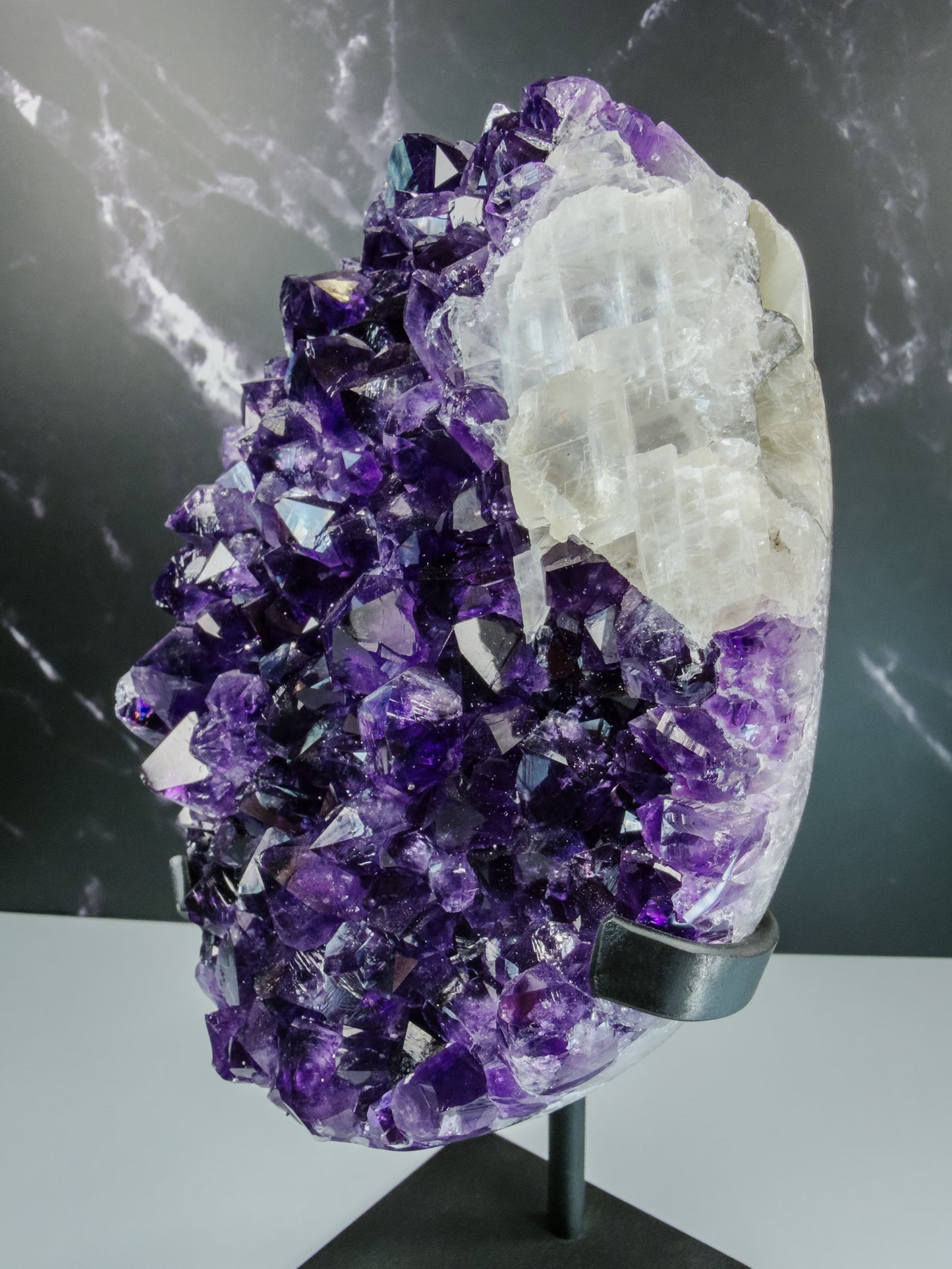 Amethyst On Stand – 100144 (3)