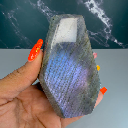 Labradorite Moon Carving – 100273