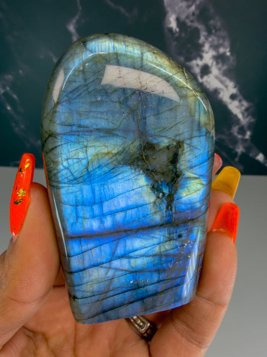 Labradorite Moon Carving – 100276