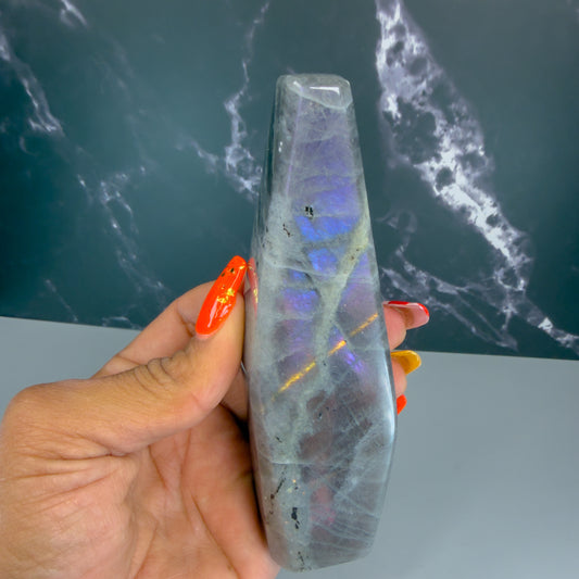 Labradorite Moon Carving – 100278
